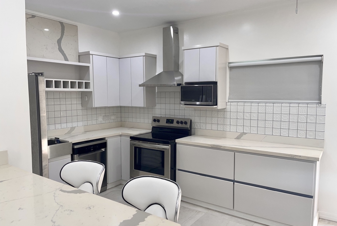 Bright Condo - Modern 2 Bedroom Apartment — photo 5