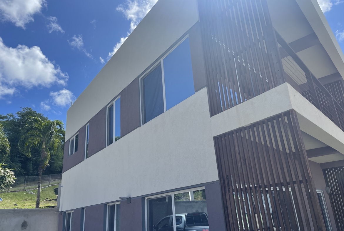 Bright Condo - Modern 2 Bedroom Apartment