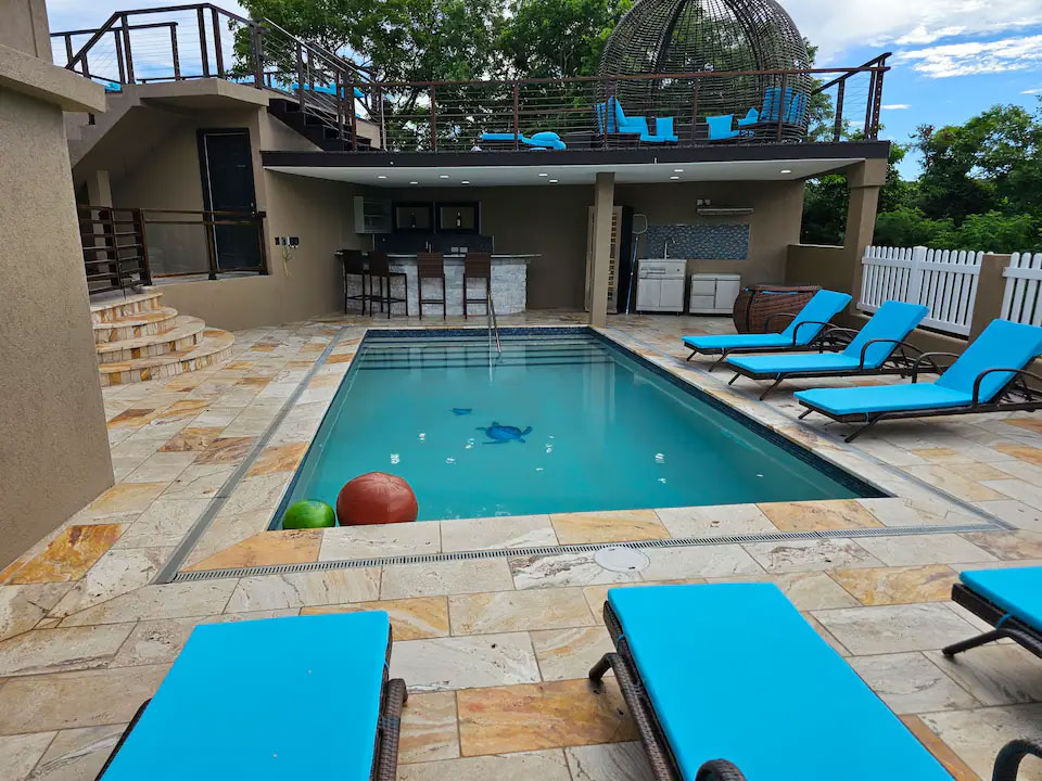 Golden Pear Villa - 3 Bedroom Apt. 1 — photo 4