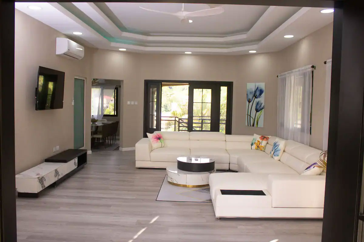 Golden Pear Villa - 3 Bedroom Apt. 1 — photo 11