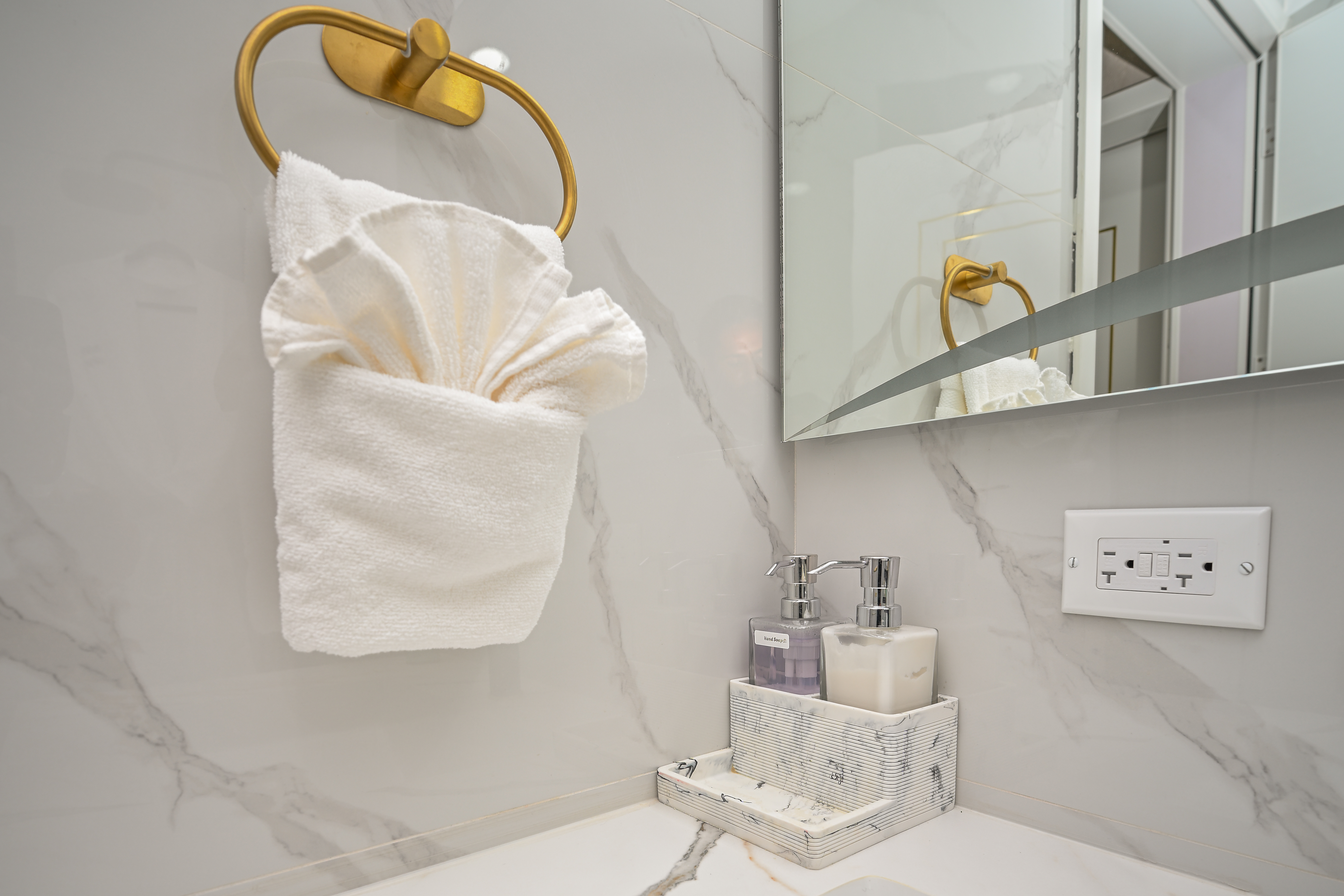 Golden Pear Villa - MSV Pine Apple Suite — photo 13