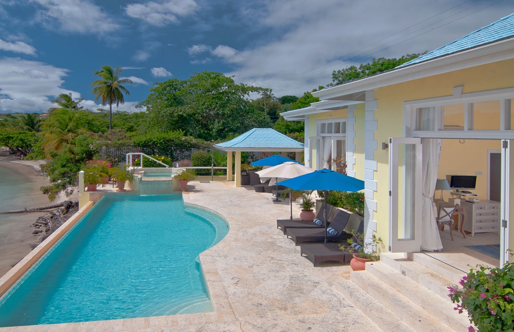 Rolling Surf - Luxury Beachside Villa — photo 2