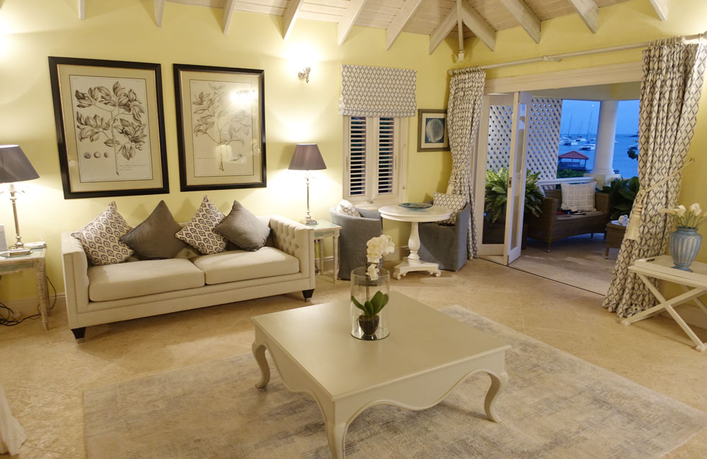 Rolling Surf - Luxury Beachside Villa — photo 8