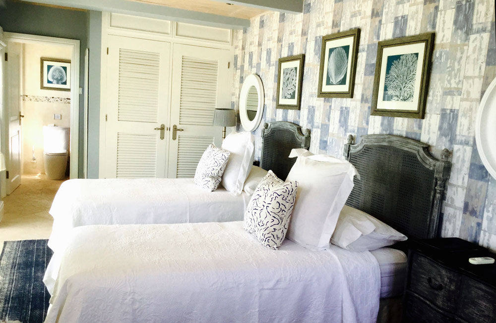 Rolling Surf - Luxury Beachside Villa — photo 14