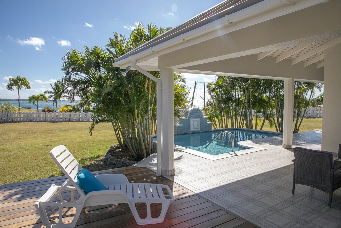 Sun-Filled Villa at Coral Cove — photo 4