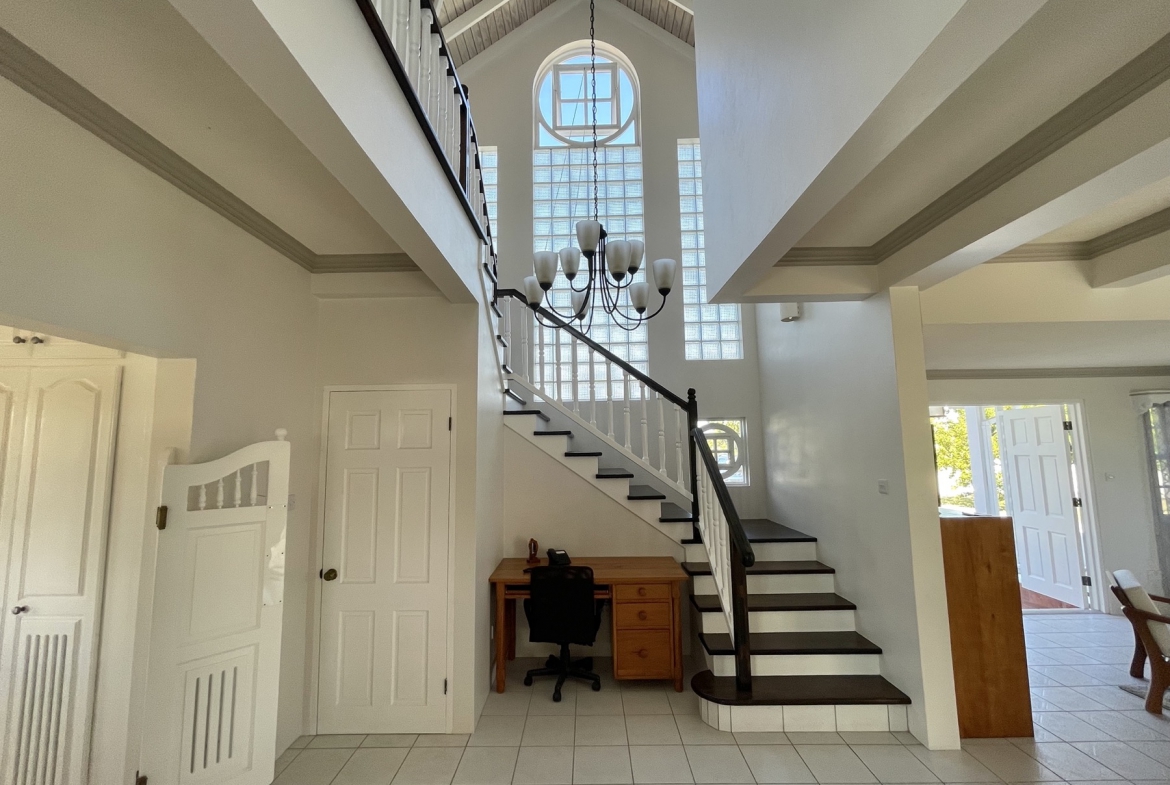 Sun-Filled Villa at Coral Cove — photo 5