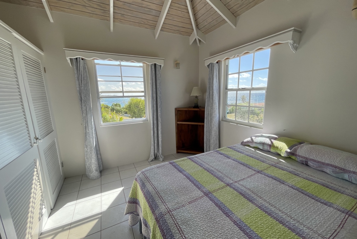 Sun-Filled Villa at Coral Cove — photo 9